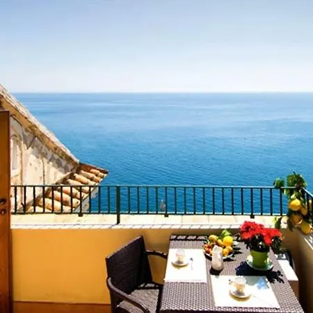 Principessa Pool And Sea Access By Amalfivacation Ravello